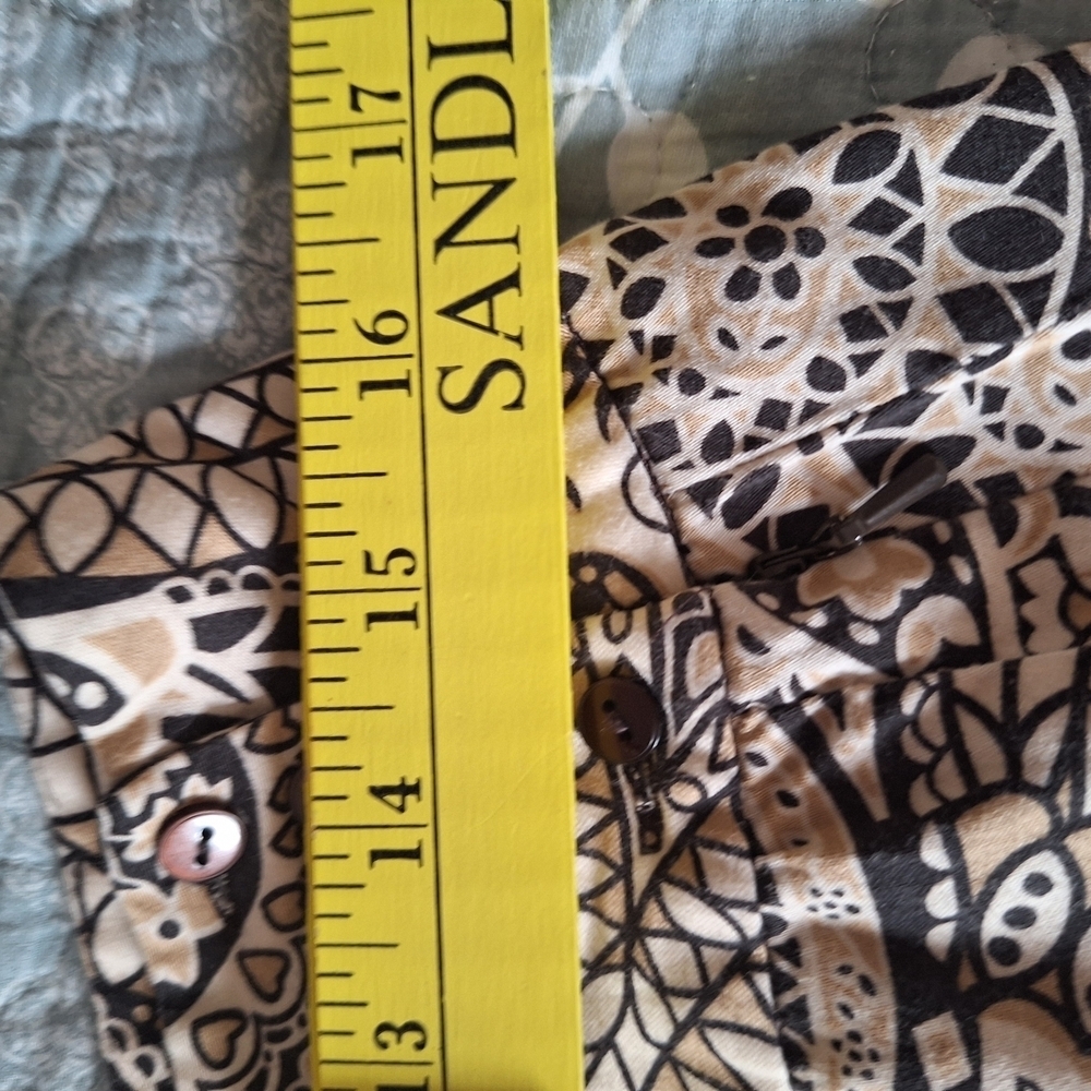 Geoffrey Beene Black and Cream Patterned Fabric - Picture 9 of 12